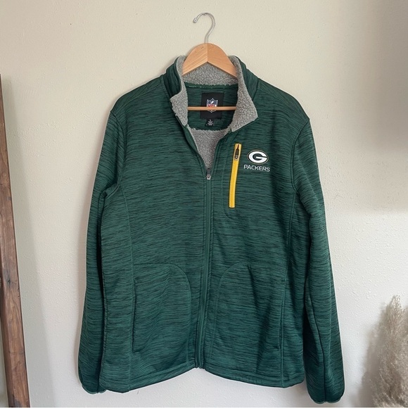 Green Bay Packers | Full Zip Sherpa Lined Green & Gold Jacket - Picture 2 of 10